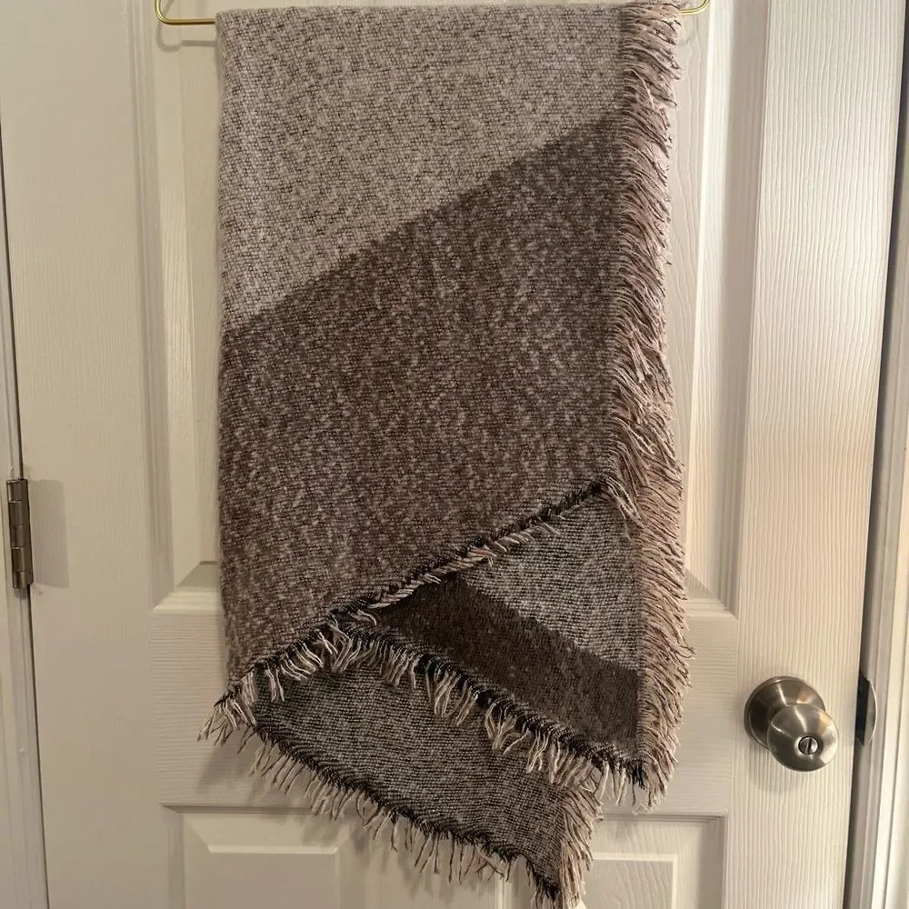 NWT Poncho Gray and Cream